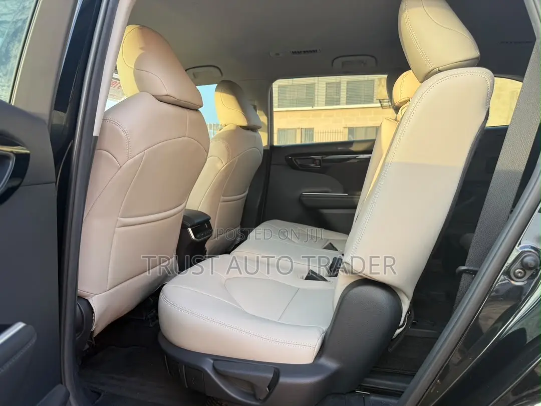 Toyota Highlander 2023 Black