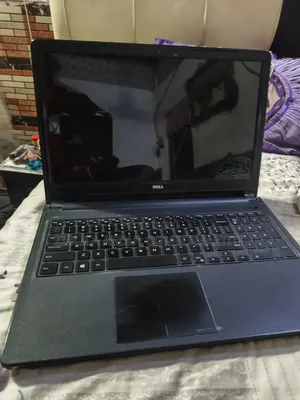 Laptop Dell Inspiron 15 8GB Intel Core 5 HDD 1T