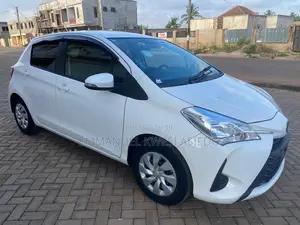 Toyota Vitz 1.3 AWD 5dr 2017 White