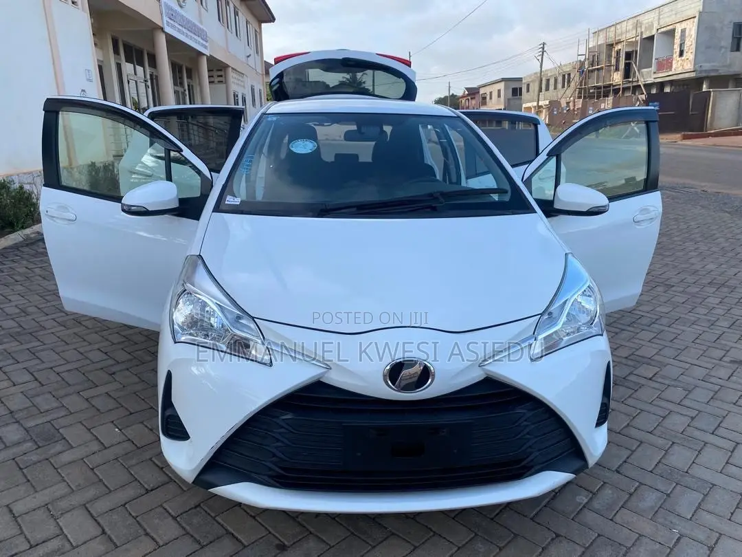 Toyota Vitz 1.3 AWD 5dr 2017 White