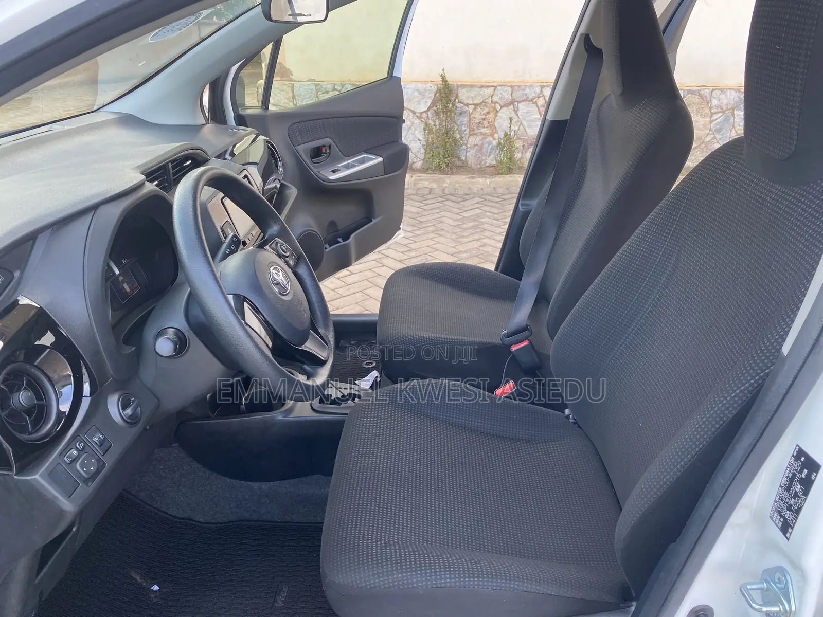 Toyota Vitz 1.3 AWD 5dr 2017 White