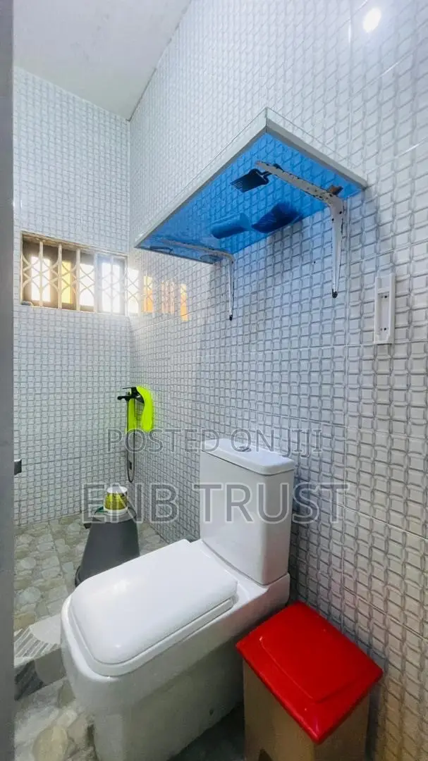 6bdrm Duplex in Afuaman, Pokuase for sale