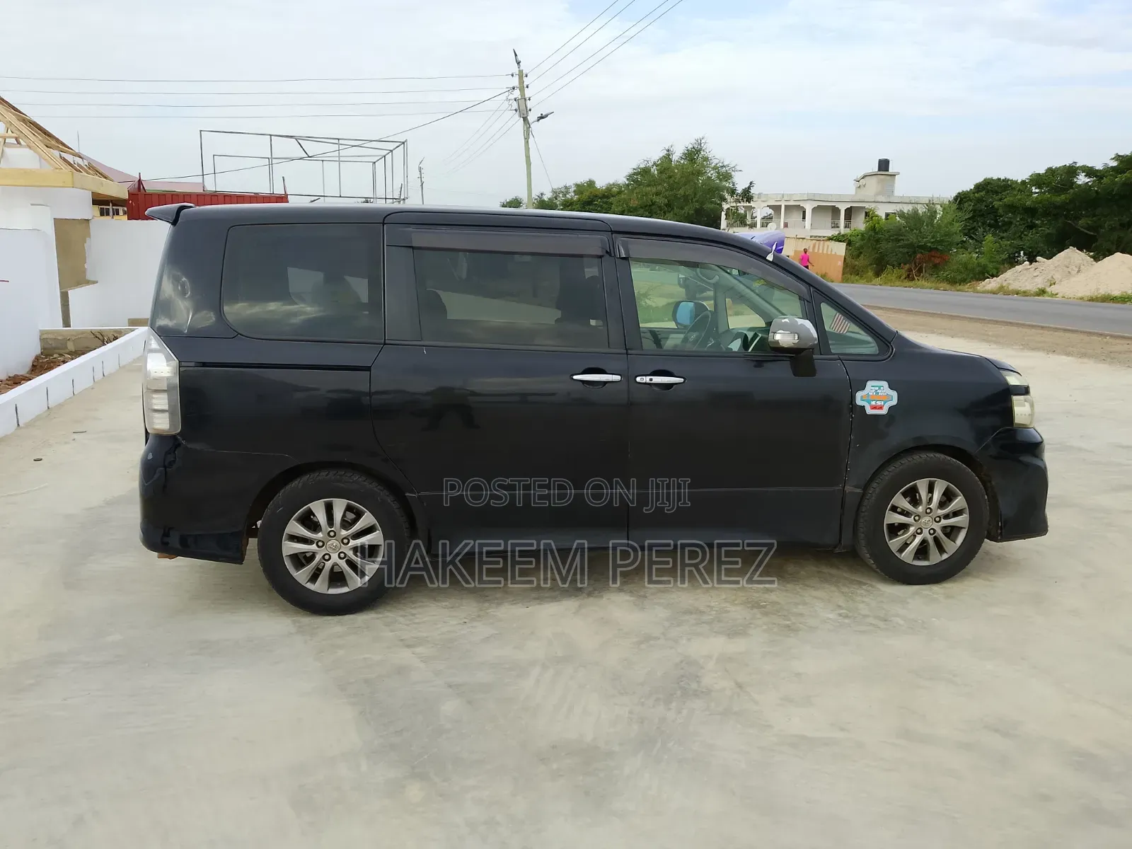 Toyota Voxy X 4WD 7-Seater 2013 Black