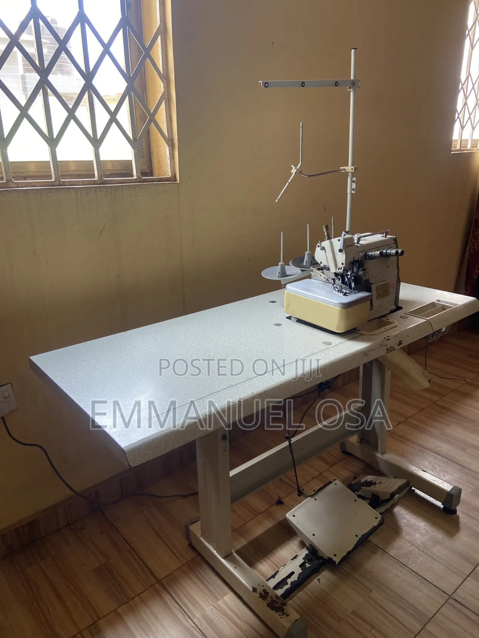 Knitting Machine – Used, Clean in Excellent Condition