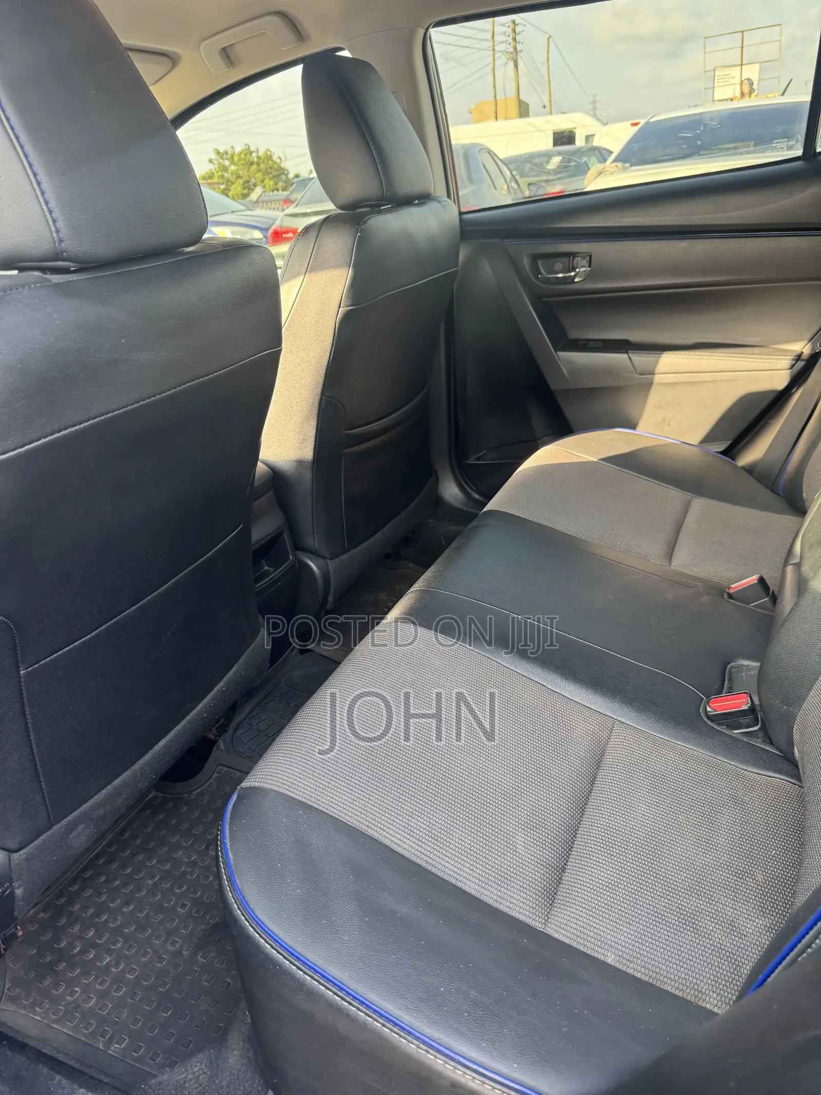 Toyota Corolla SE (1.8L 4cyl 2A) 2018 Black