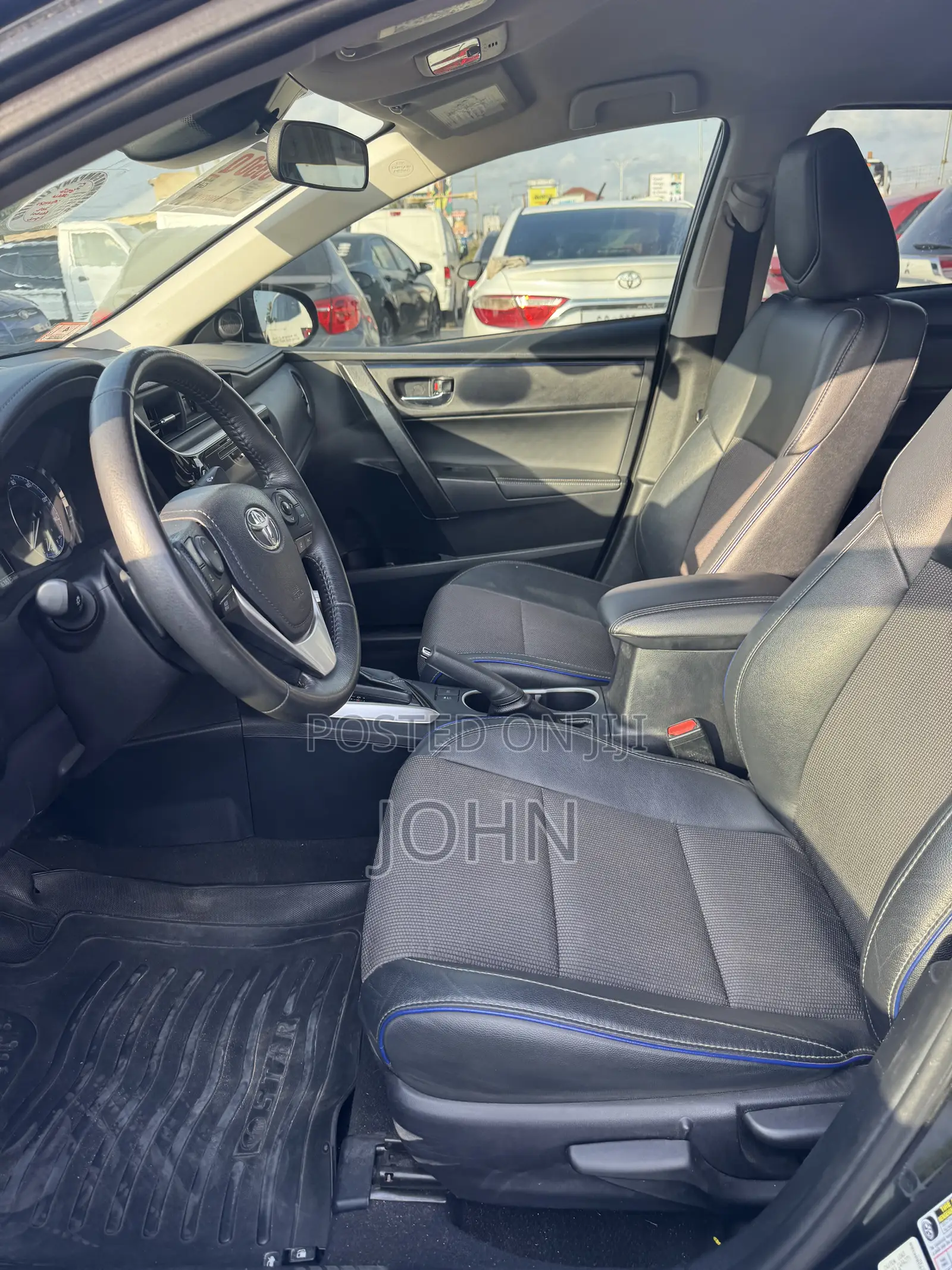 Toyota Corolla SE (1.8L 4cyl 2A) 2018 Black