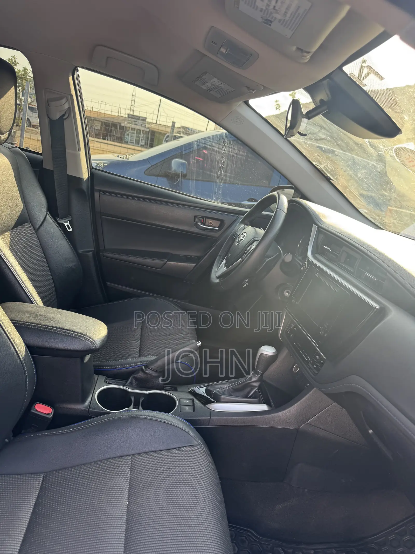 Toyota Corolla SE (1.8L 4cyl 2A) 2018 Black
