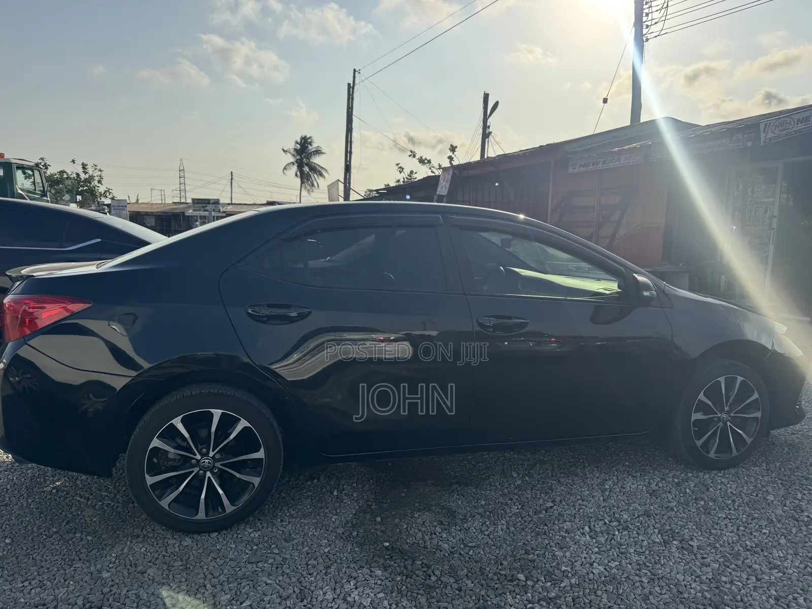 Toyota Corolla SE (1.8L 4cyl 2A) 2018 Black