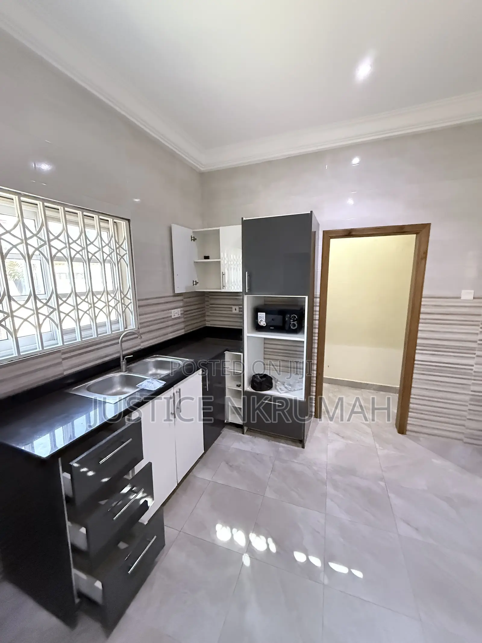 4bdrm Apartment in Mr Justice Estate, Bortiano for rent