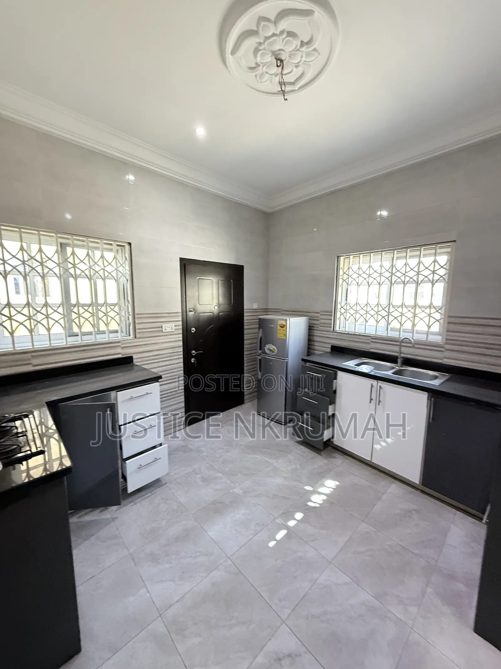 4bdrm Apartment in Mr Justice Estate, Bortiano for rent