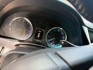 Toyota Corolla SE (1.8L 4cyl 6M) 2019 Gray