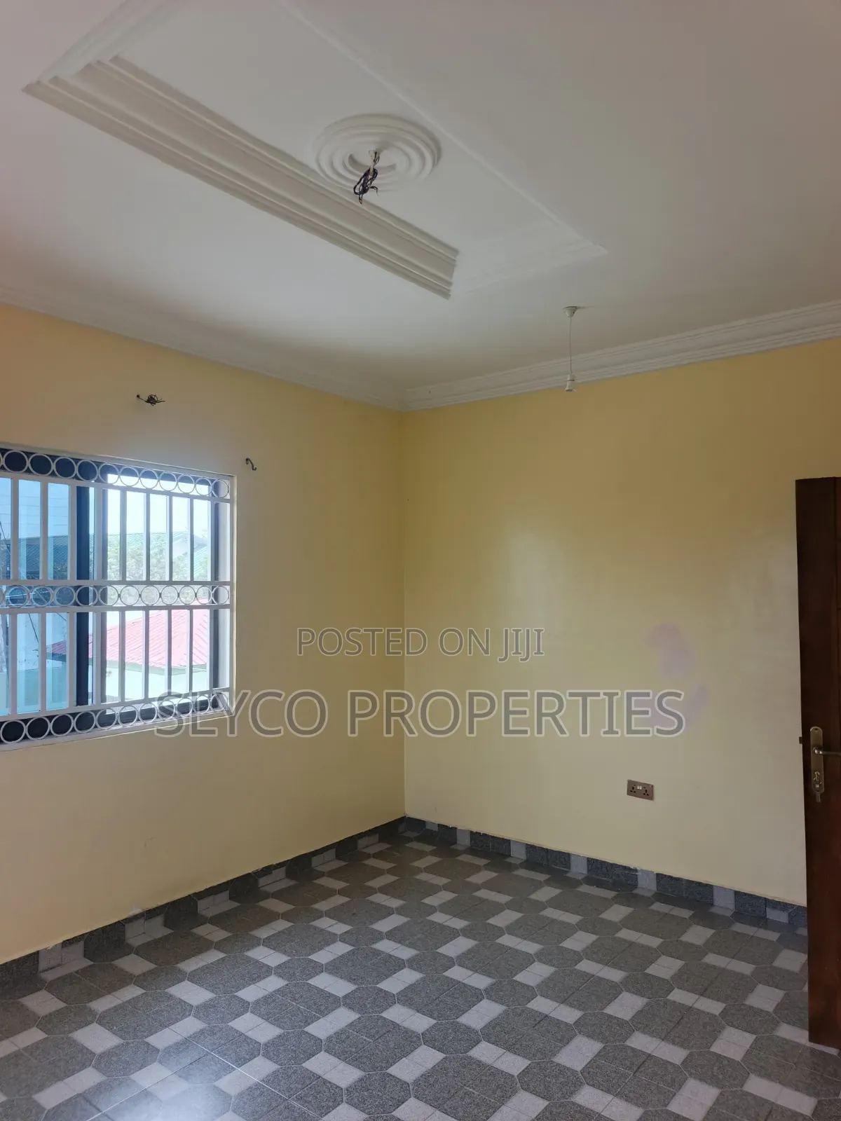 3bdrm Apartment in Daasebre Estate, New-Juaben Municipal for rent