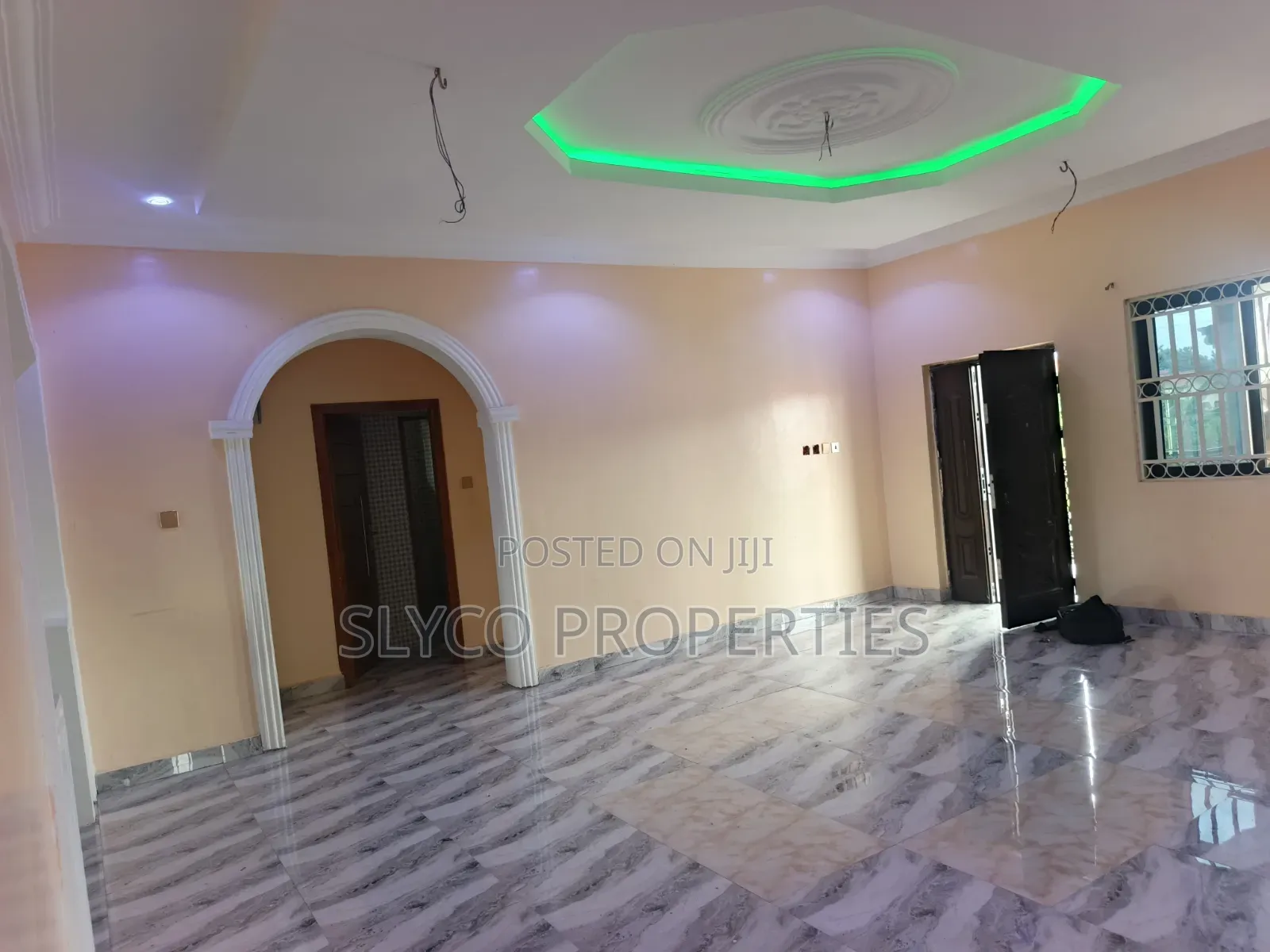 3bdrm Apartment in Daasebre Estate, New-Juaben Municipal for rent