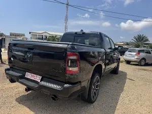 RAM 1500 2021 Black
