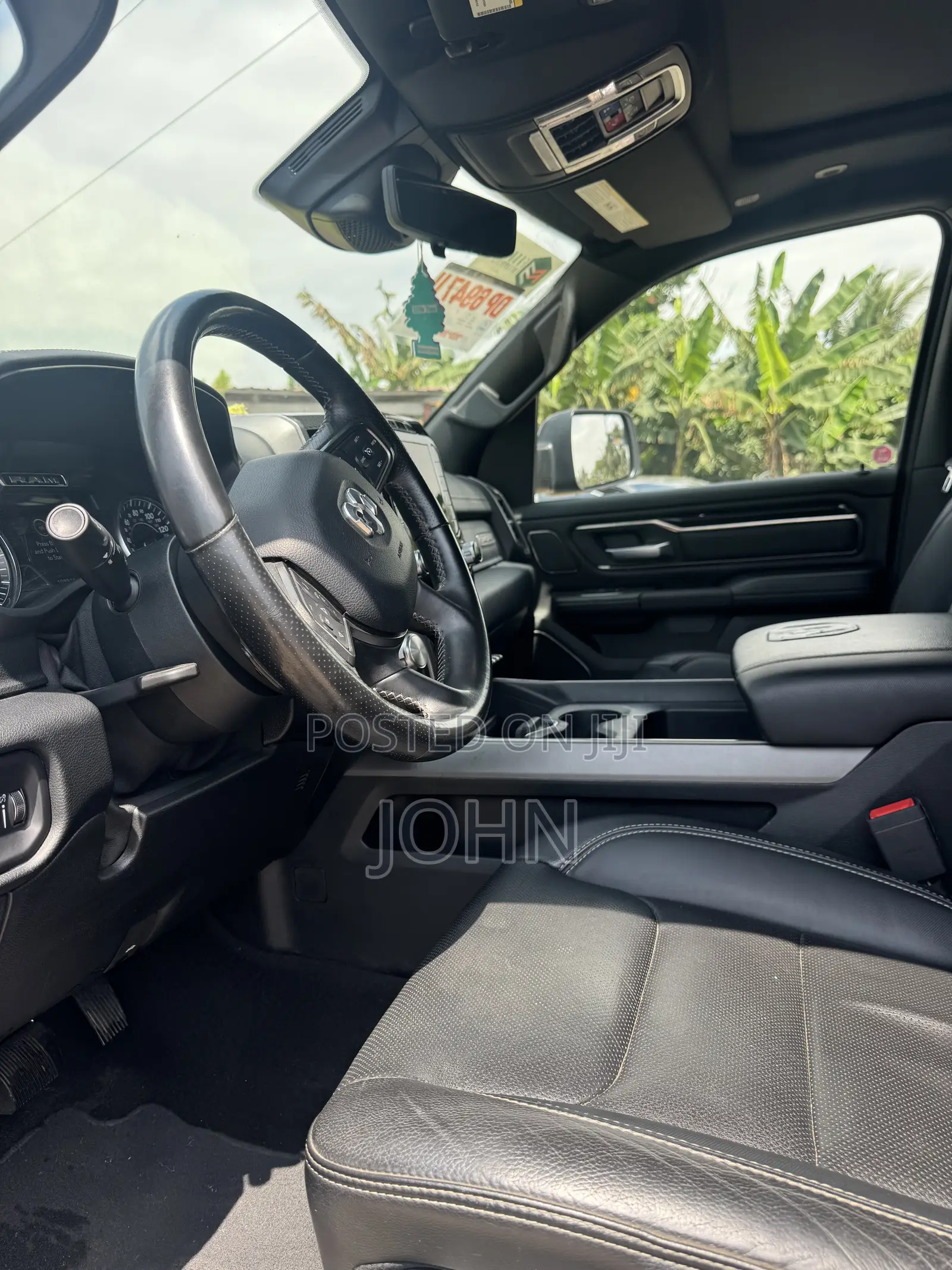 RAM 1500 2021 Black