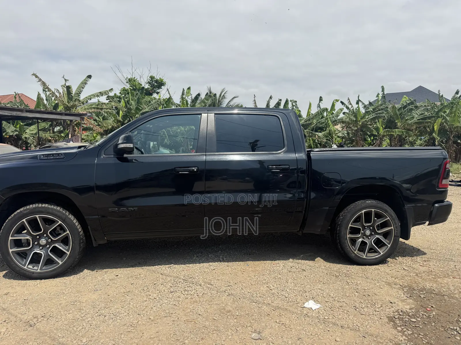 RAM 1500 2021 Black