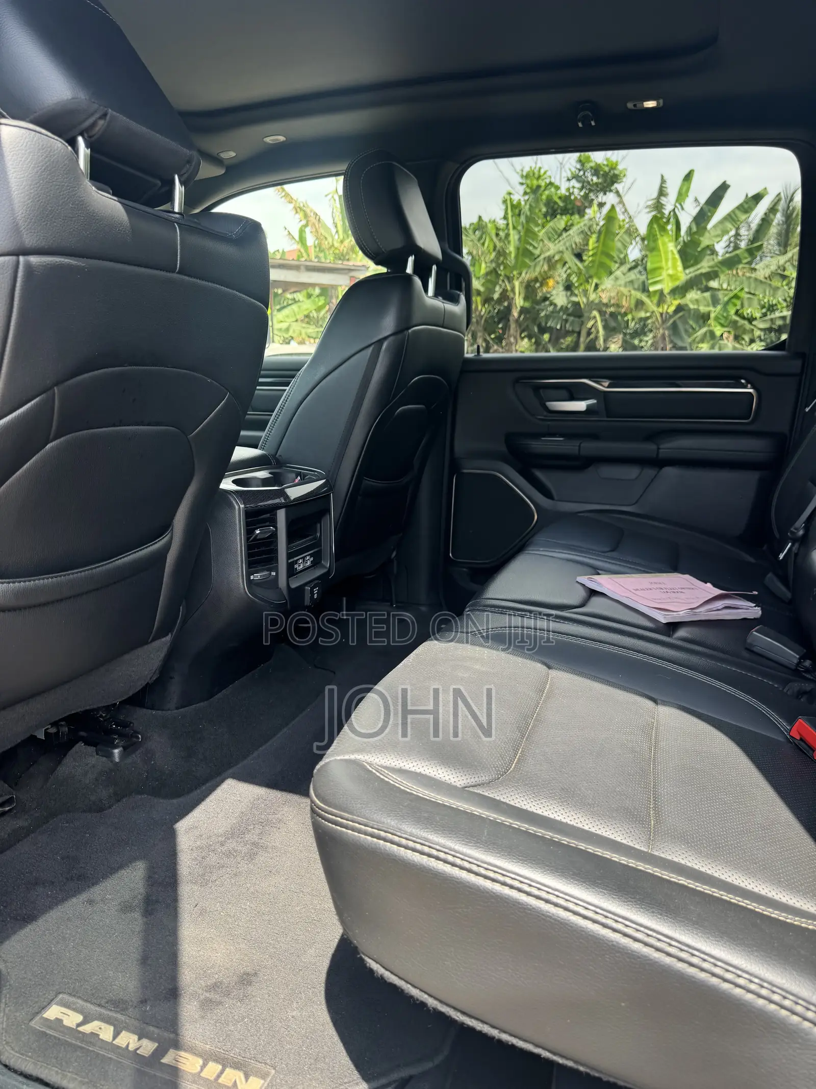 RAM 1500 2021 Black