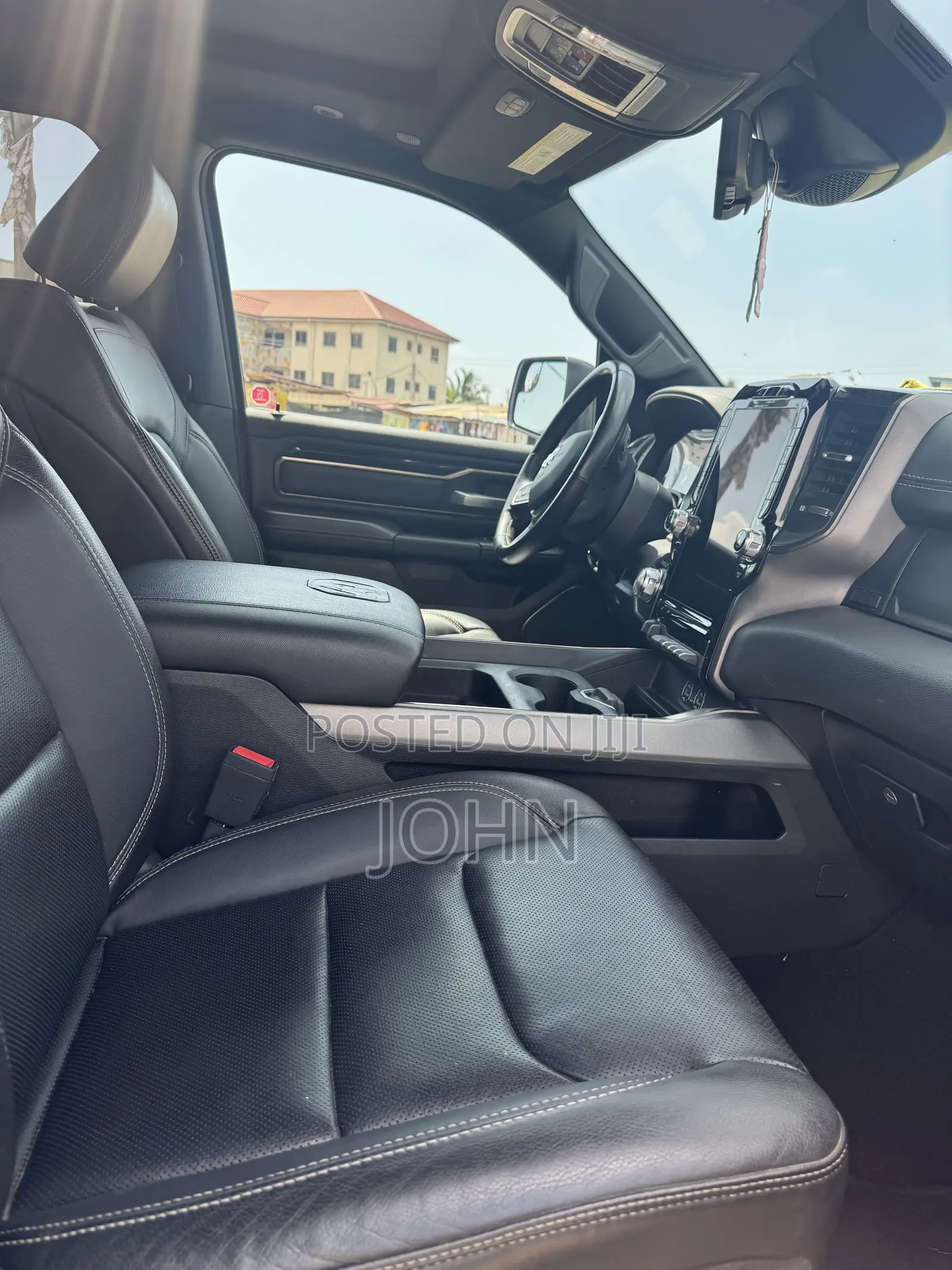 RAM 1500 2021 Black