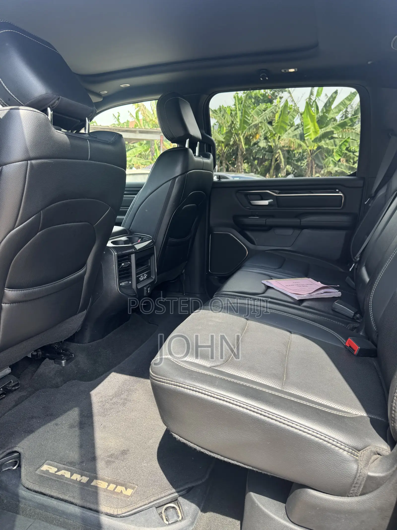 RAM 1500 2021 Black