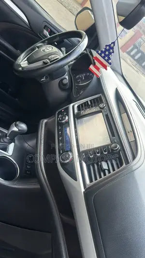 Toyota Highlander XLE 4x4 V6 (3.5L 6cyl 8A) 2018 Gray