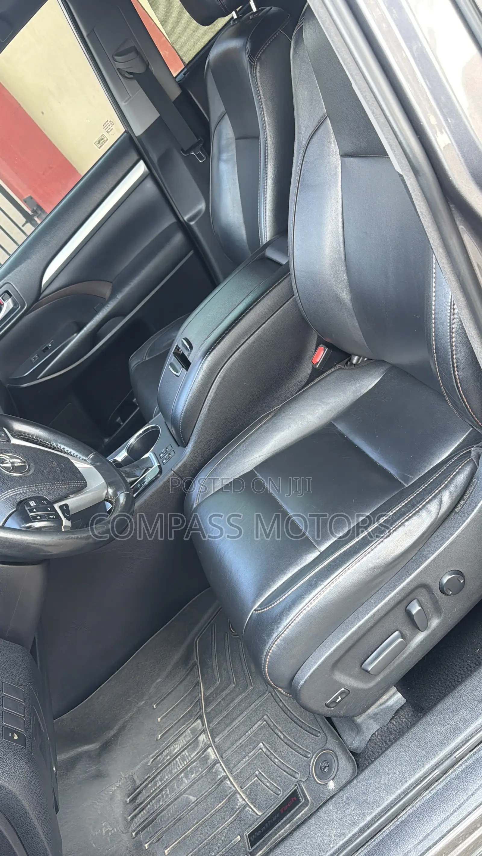 Toyota Highlander XLE 4x4 V6 (3.5L 6cyl 8A) 2018 Gray