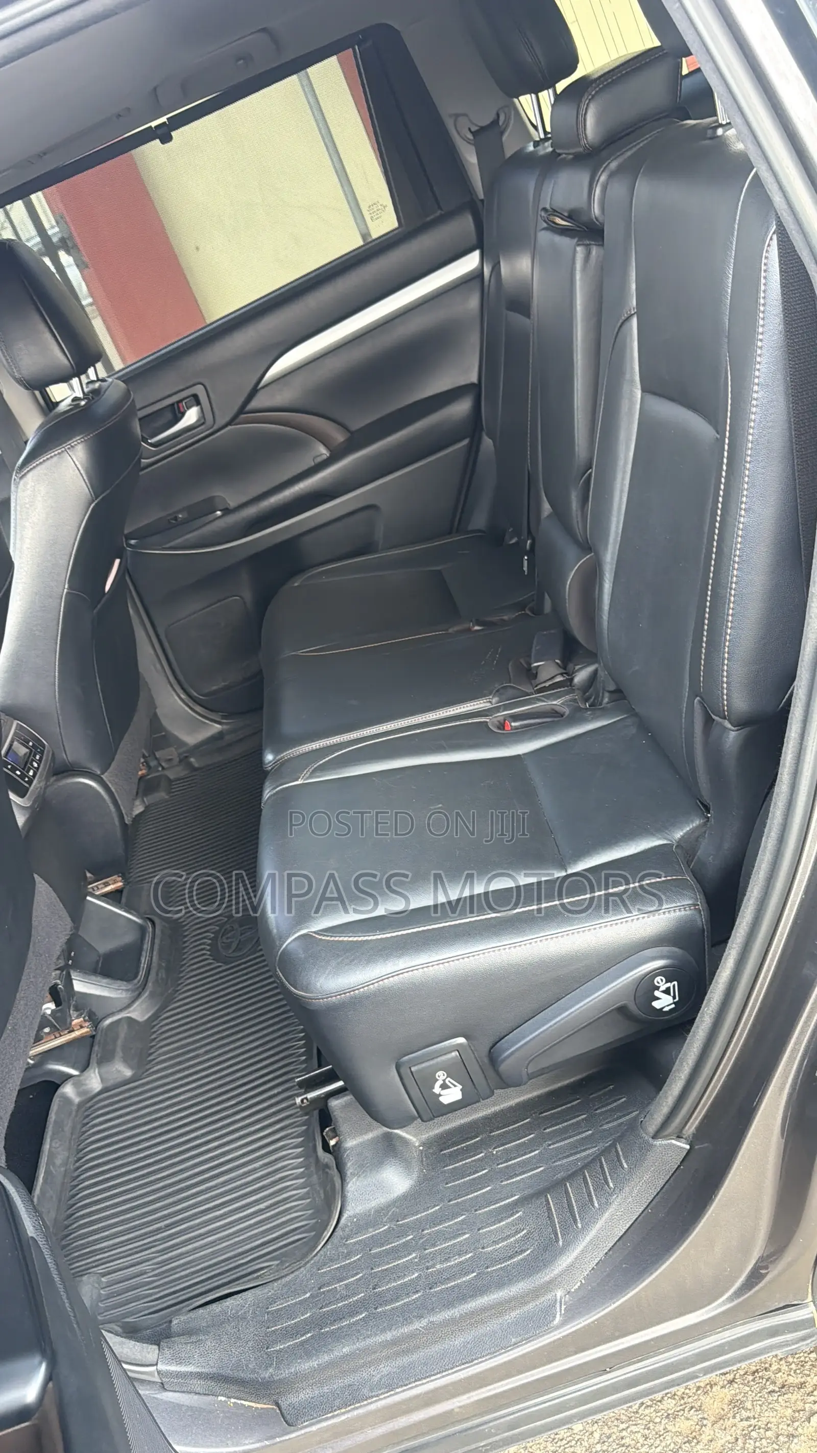 Toyota Highlander XLE 4x4 V6 (3.5L 6cyl 8A) 2018 Gray