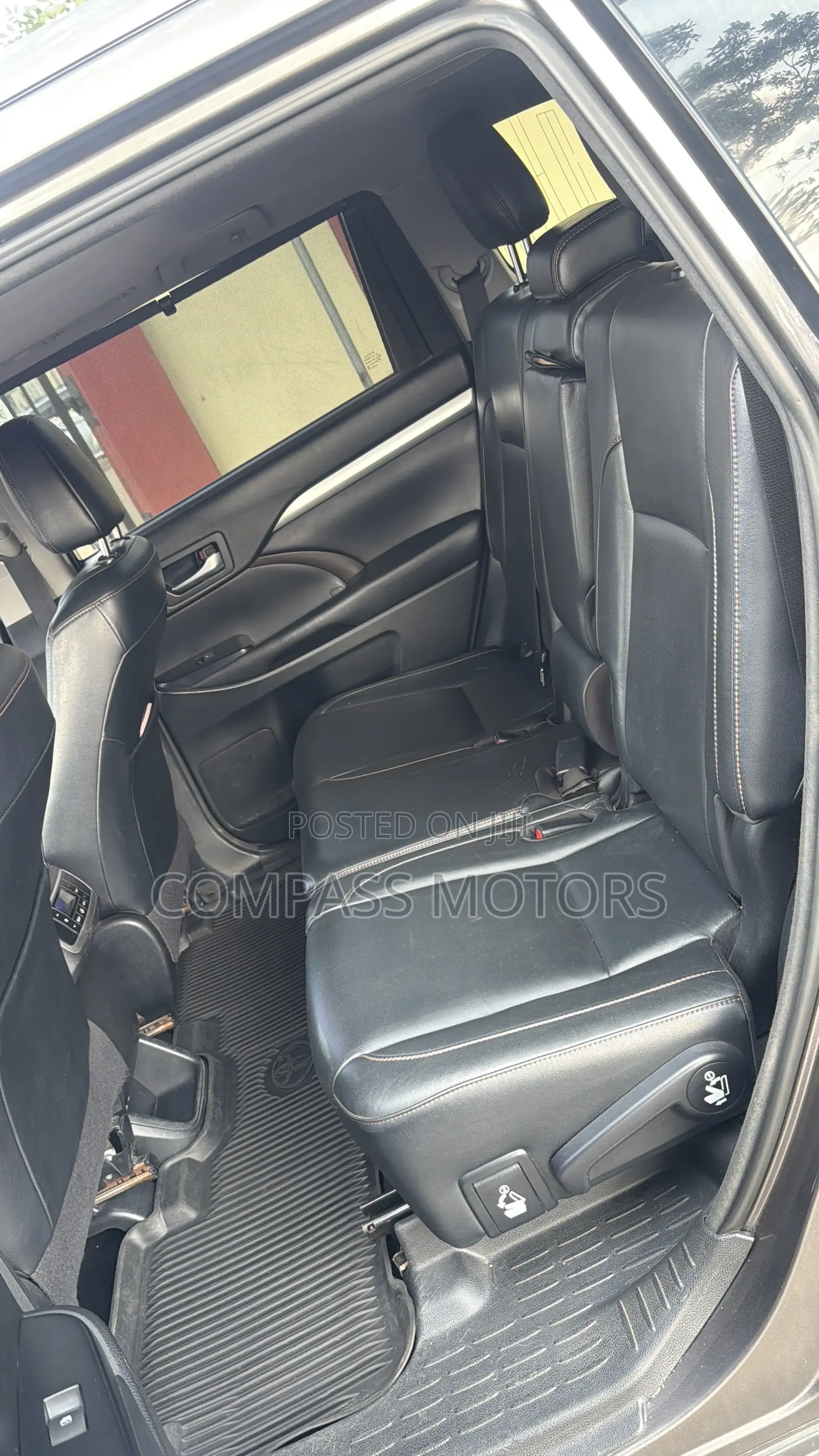 Toyota Highlander XLE 4x4 V6 (3.5L 6cyl 8A) 2018 Gray