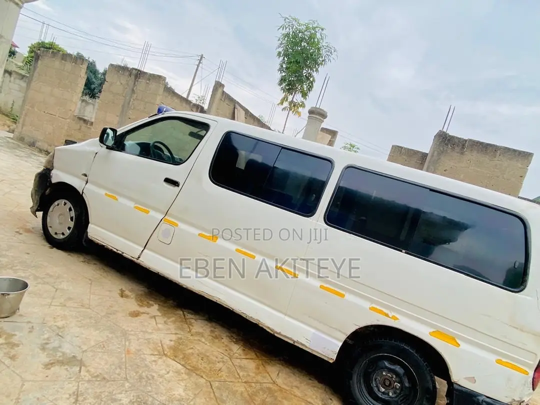 Toyota HiAce 2012 White