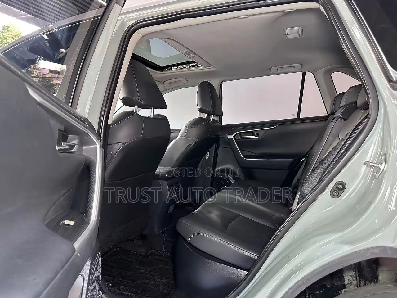 Toyota RAV4 2020 Green