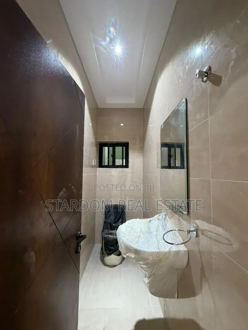 2bdrm Apartment in Lakeside Estate for rent