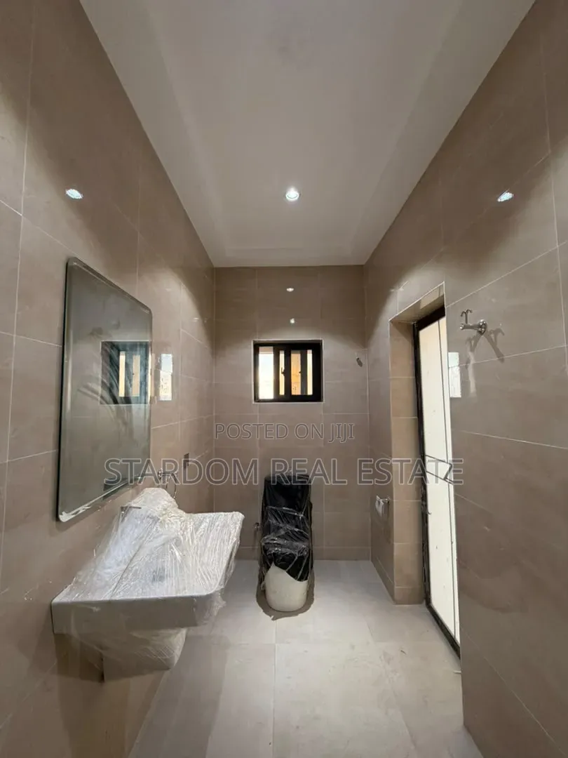 2bdrm Apartment in Lakeside Estate for rent