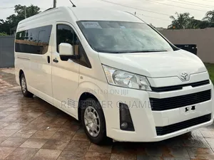 Toyota HiAce 2021 White