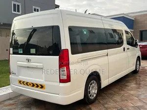 Toyota HiAce 2021 White