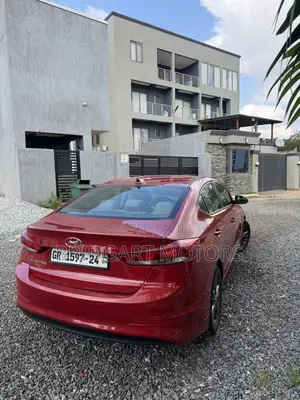 Hyundai Elantra SE Sedan FWD (2.0L 4cyl 6M) 2017 Red