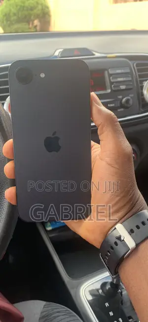 Apple iPhone 16e 128 GB Black