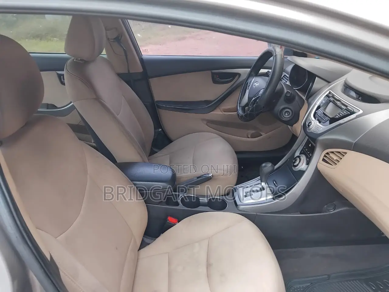 Hyundai Elantra 2011 Beige