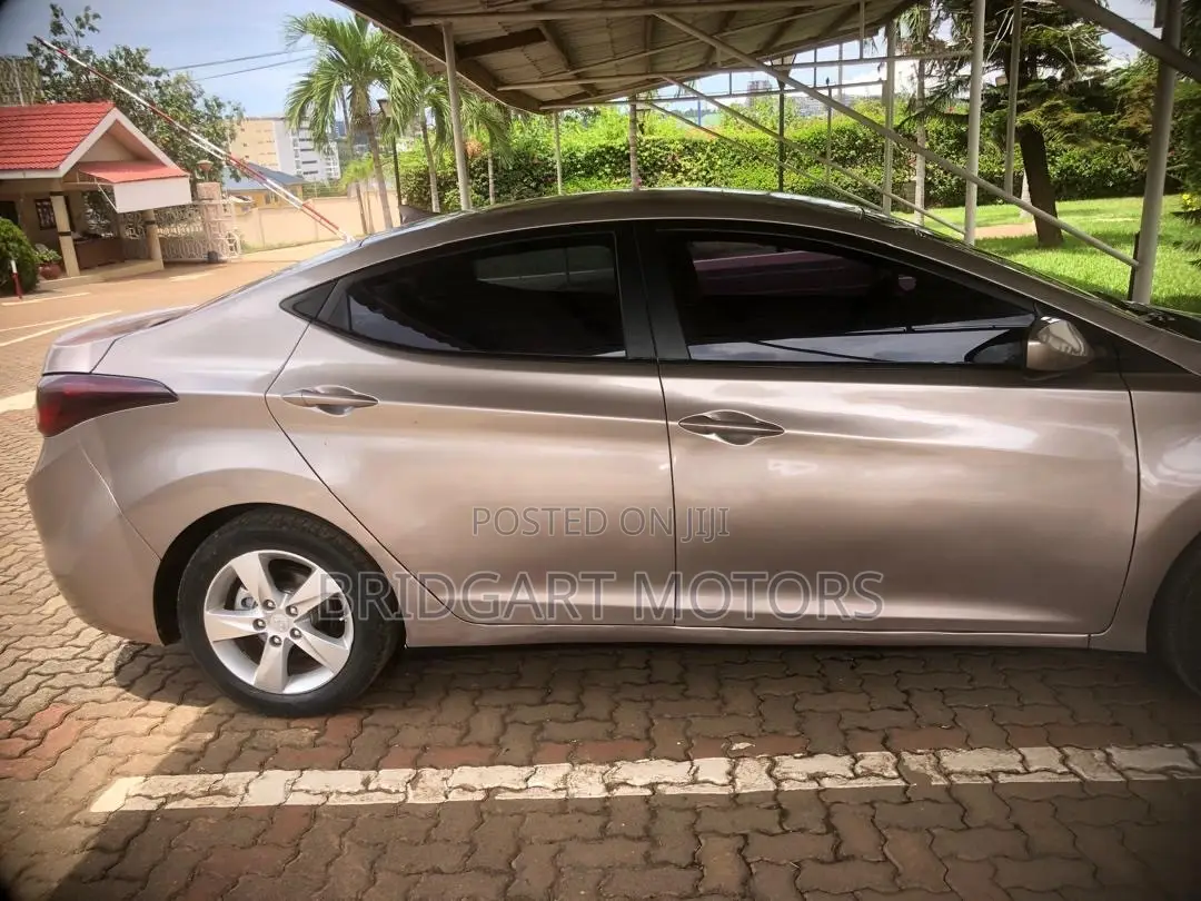 Hyundai Elantra 2011 Beige
