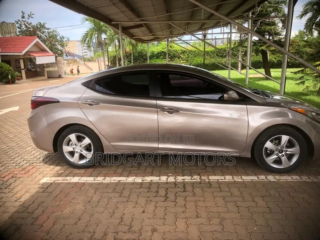 Hyundai Elantra 2011 Beige