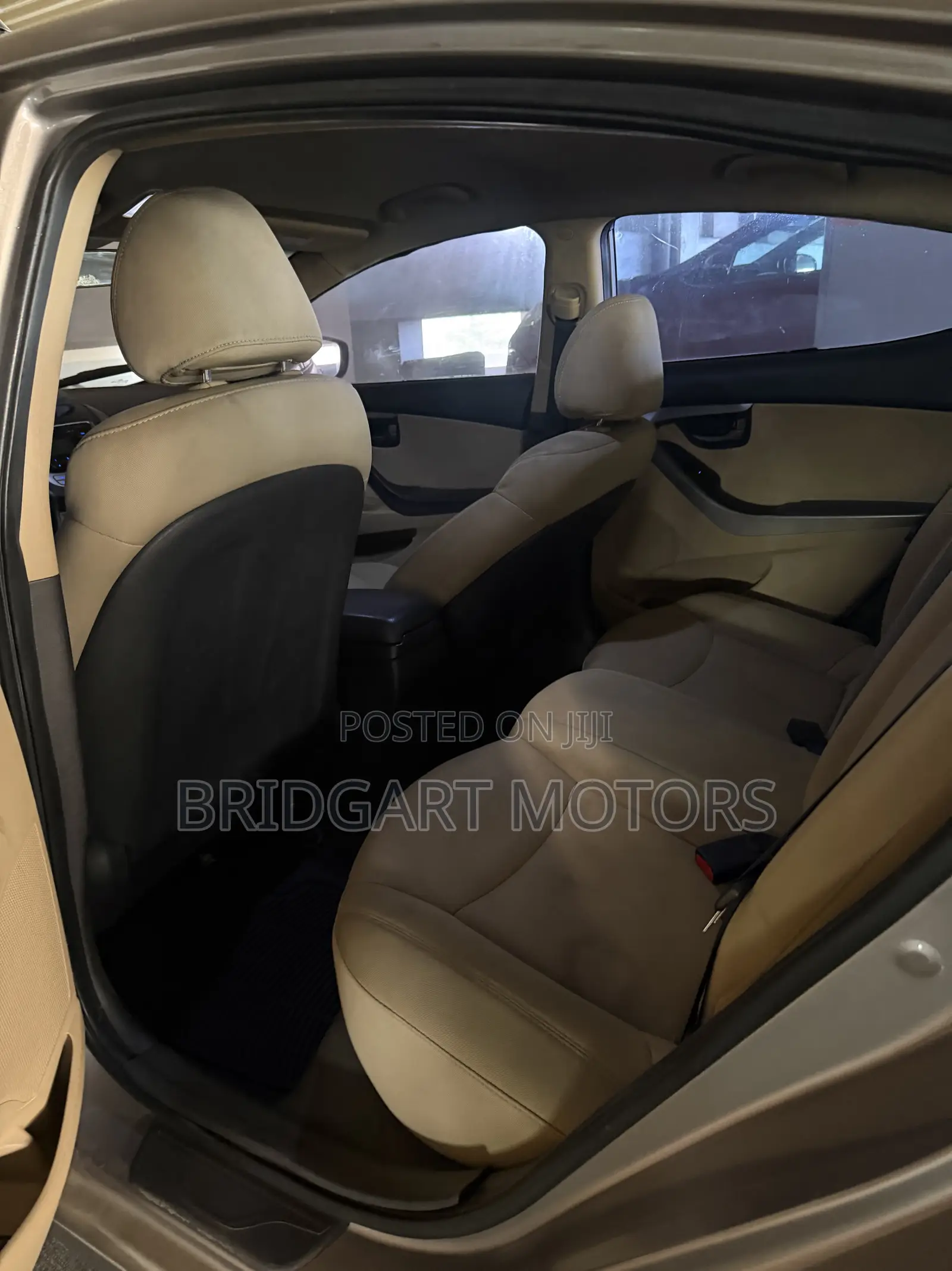 Hyundai Elantra 2011 Beige