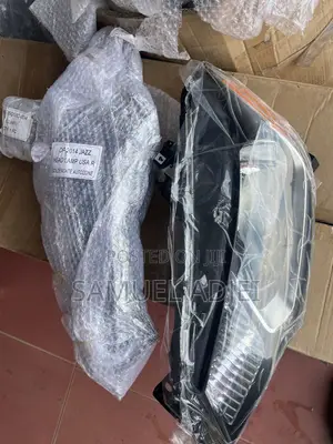 Honda Fit 2014,2015,2016,2017,2018,2019 Headlight Pair.