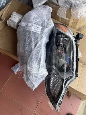 Honda Fit 2014,2015,2016,2017,2018,2019 Headlight Pair.