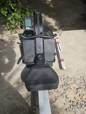 Christopeit Water Rower / Full-Body Workout Gym Equipment