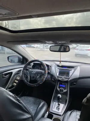 Hyundai Elantra Limited Sedan FWD (1.8L 4cyl 6A) 2013 Black