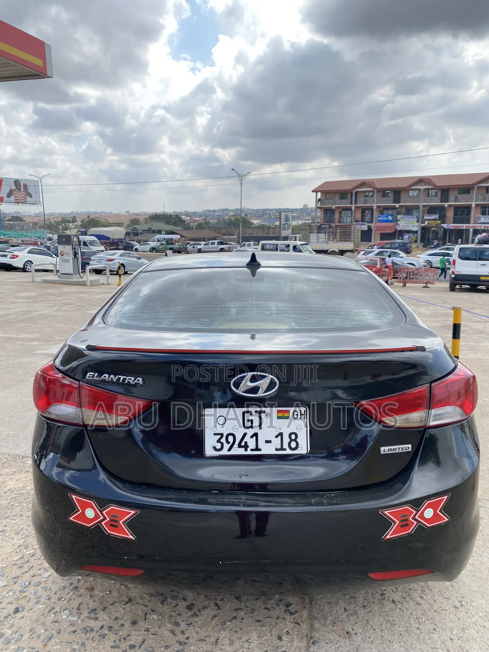 Hyundai Elantra Limited Sedan FWD (1.8L 4cyl 6A) 2013 Black