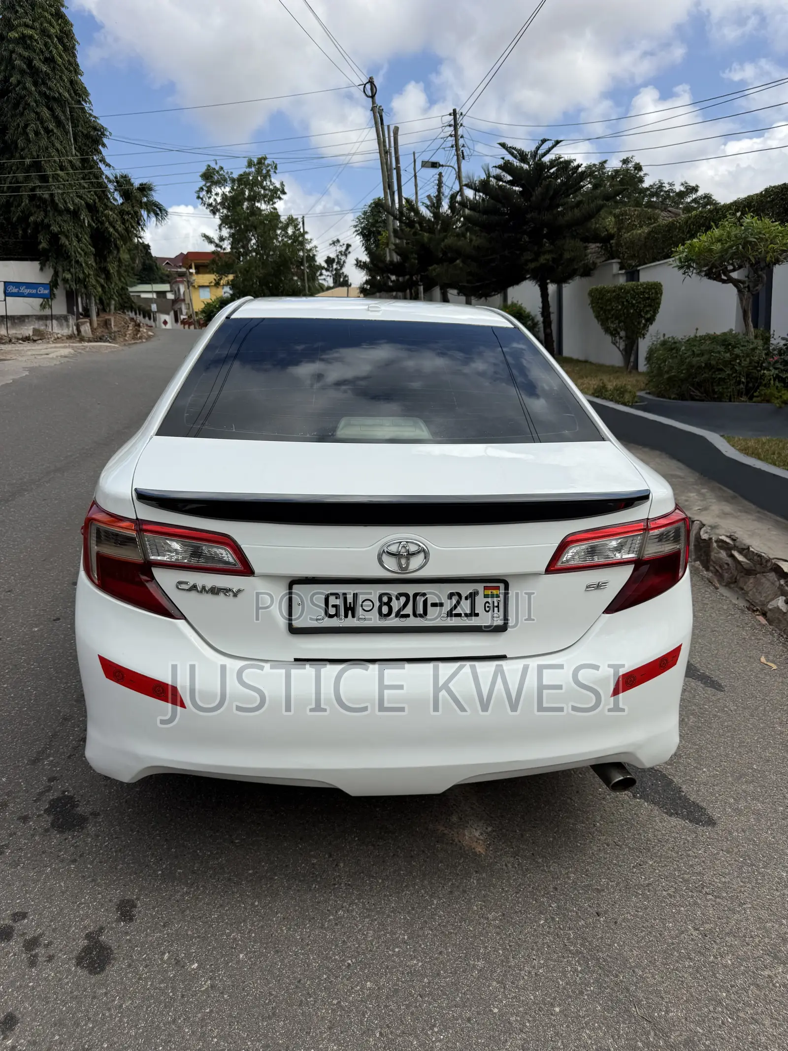 Toyota Camry SE V6 4dr Sedan (3.5L 6cyl 6A) 2013 White