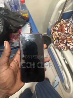 Apple iPhone XR 64 GB Red