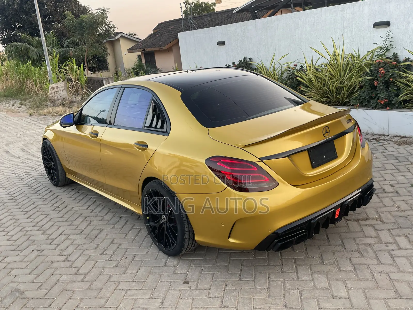Mercedes-Benz C300 Sport 4Matic Sedan AWD (2.0L 4cyll 7A) 2016 Gold
