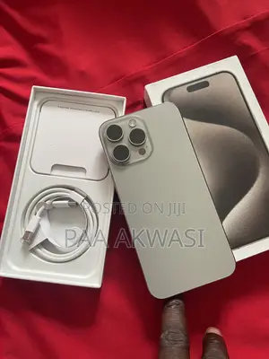 Apple iPhone 15 Pro Max 256 GB Silver