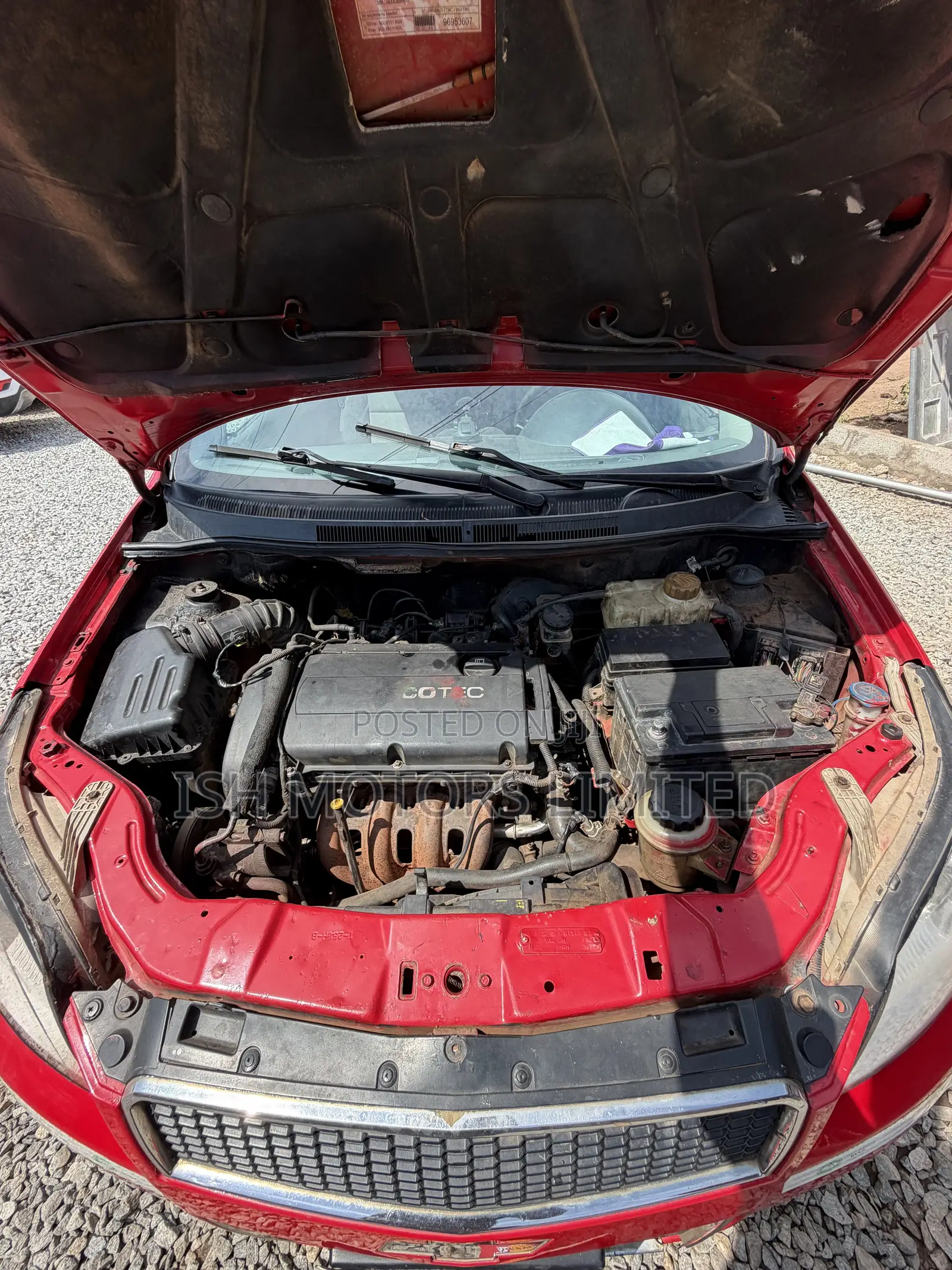 Chevrolet Aveo LS Hatch 2011 Red