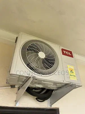 2 MONTHS USED TCL 1.5HP R410a 3 Star Inverter AC (Black Mirror)